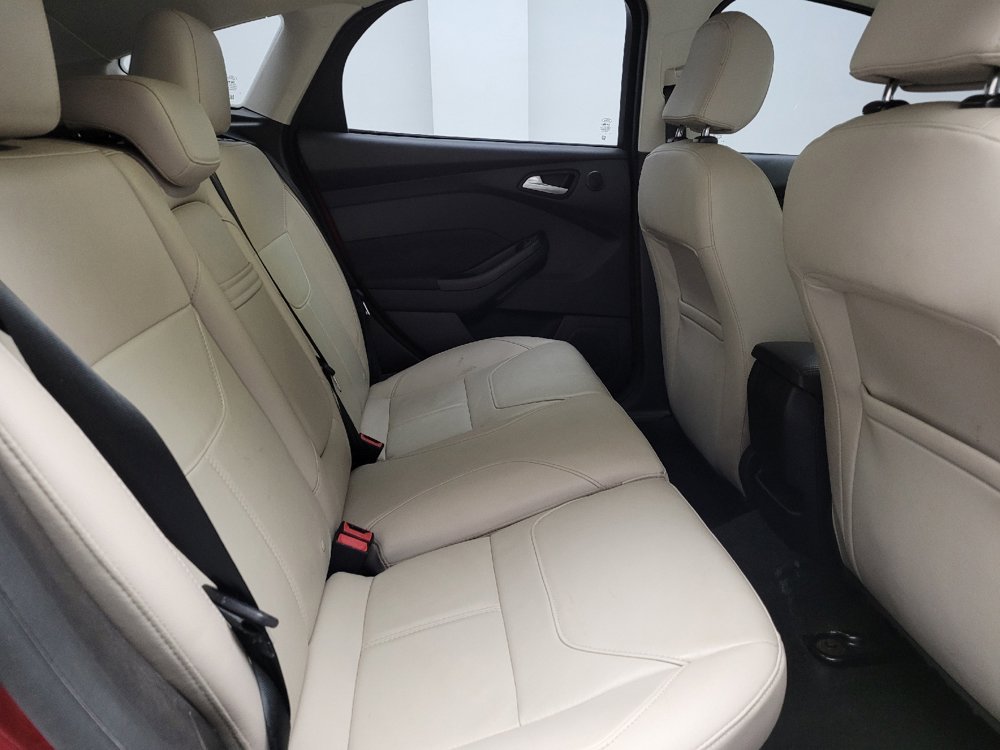 Used 2016 Ford Focus Titanium FWD image 19
