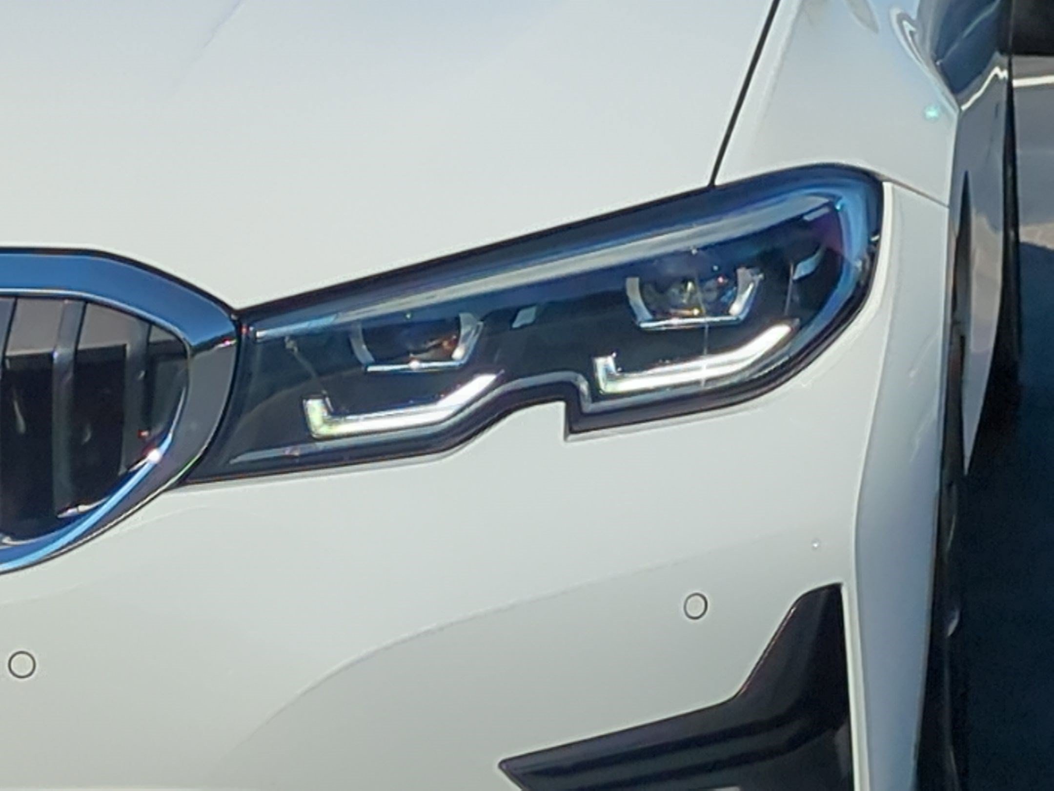 Certified 2022 BMW 330i xDrive Sedan w/ Premium Package 2 AWD/4WD image 6