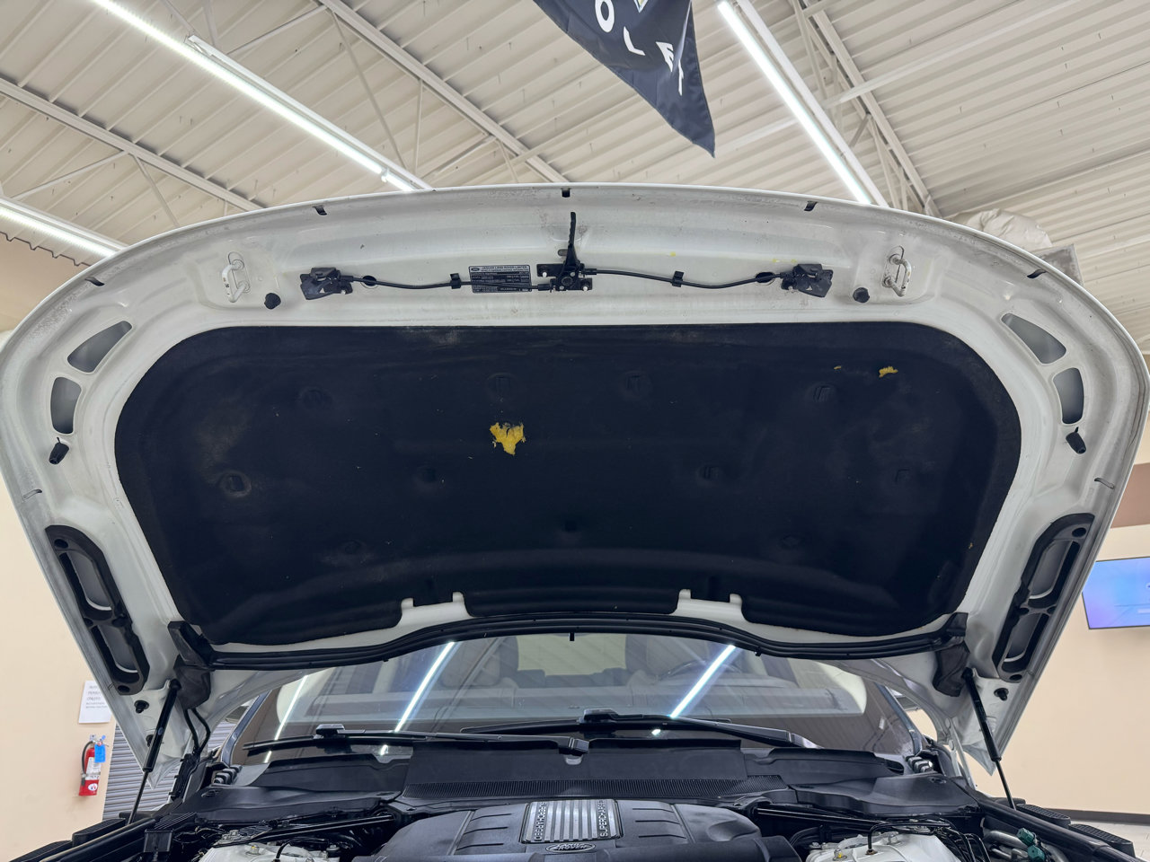 Used 2017 Land Rover Range Rover Sport HSE image 46