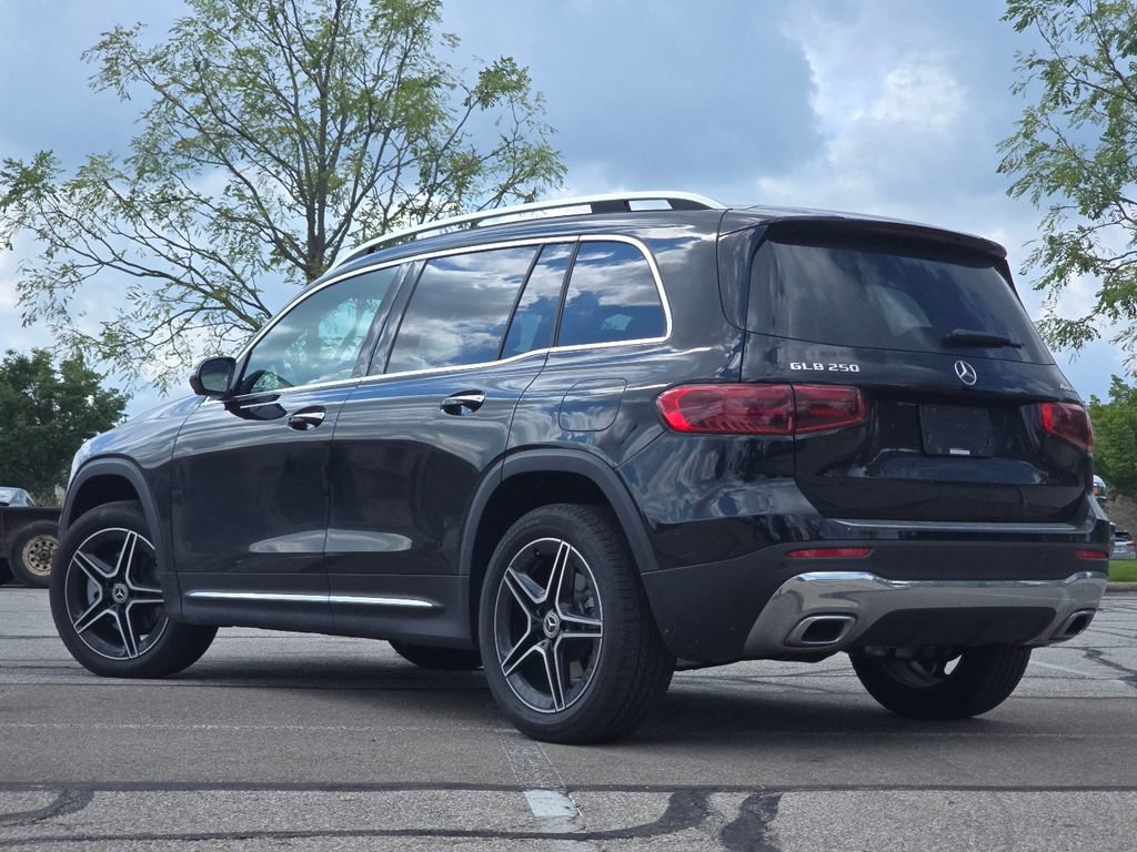Used 2026 Mercedes-Benz GLB 250 4MATIC image 14
