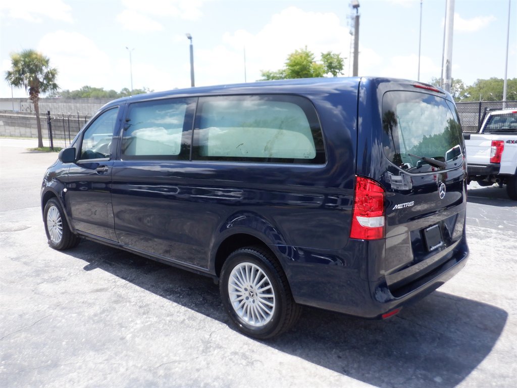 Used 2022 Mercedes-Benz Metris image 3