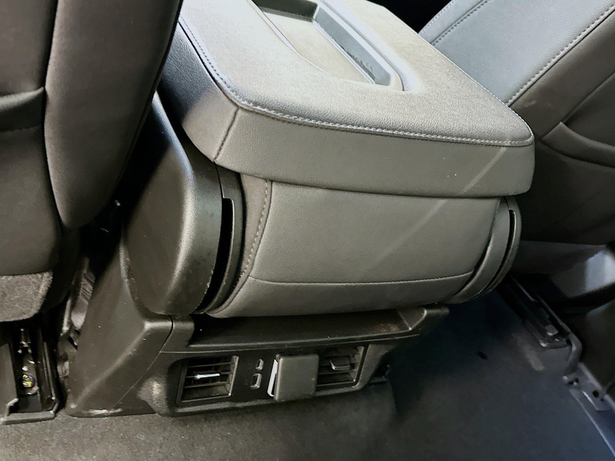 Used 2025 GMC Sierra 1500 SLT AWD/4WD image 28