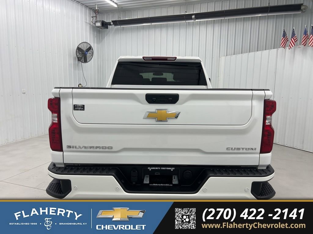 Used 2024 Chevrolet Silverado 2500 Custom w/ Custom Value Package image 4
