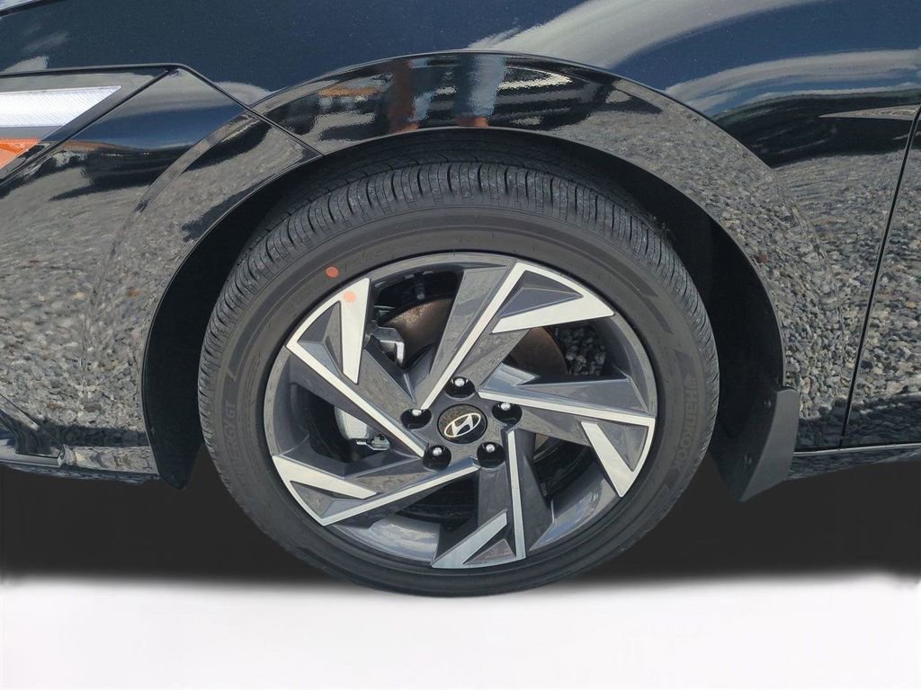 New 2026 Hyundai Elantra Limited image 11