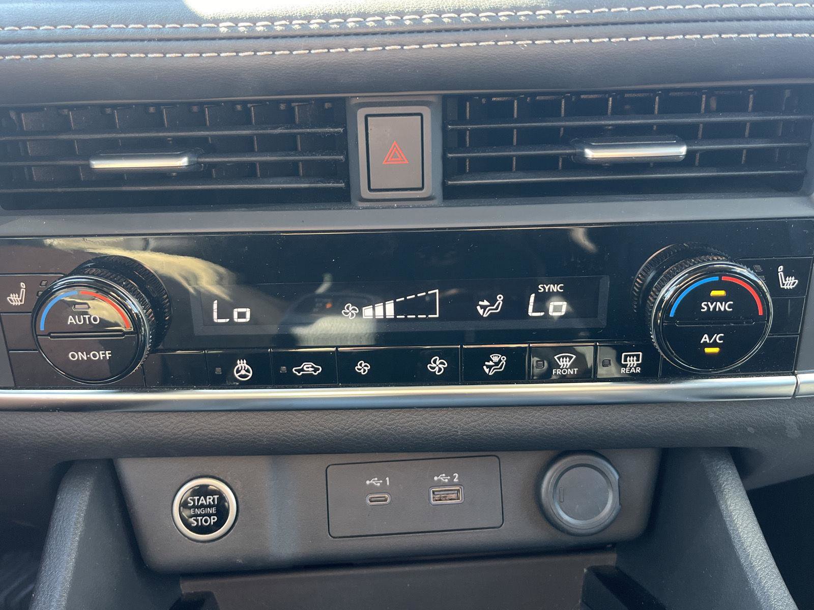 Used 2023 Nissan Rogue SV w/ SV Premium B Package image 17