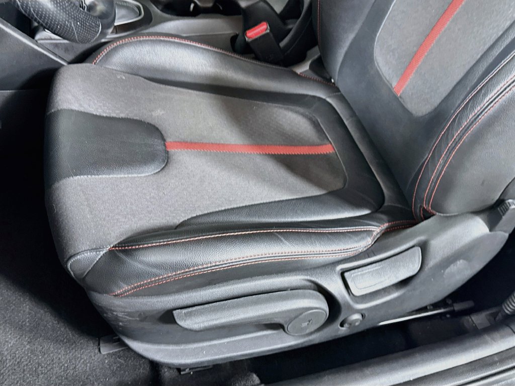 Used 2019 Hyundai Veloster Turbo FWD image 23