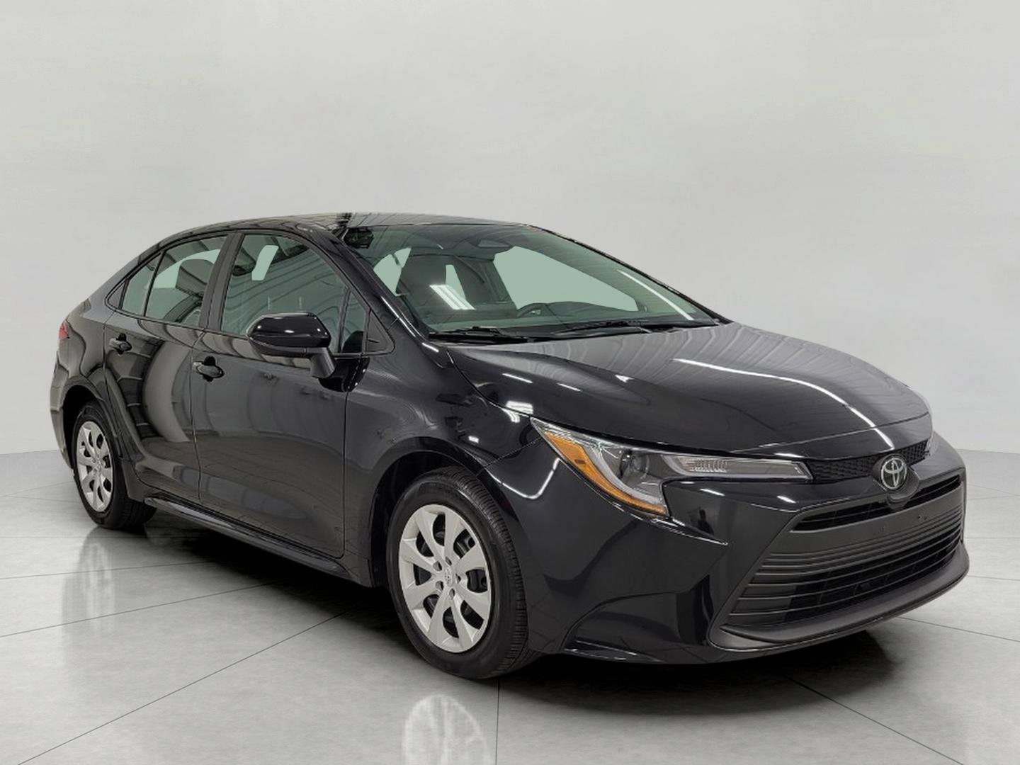 Used 2024 Toyota Corolla LE FWD video 1