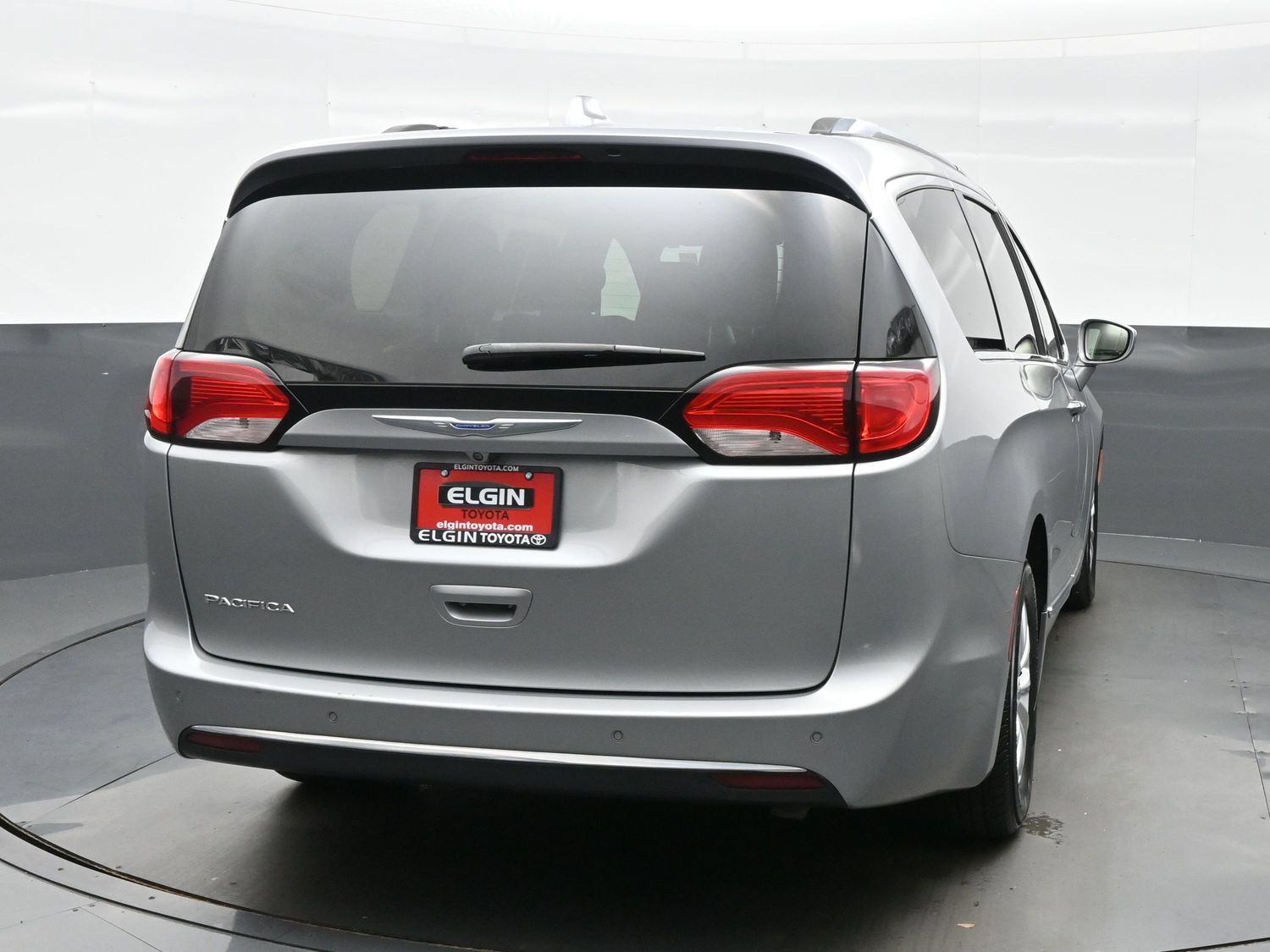 Used 2018 Chrysler Pacifica Touring-L Plus FWD image 5
