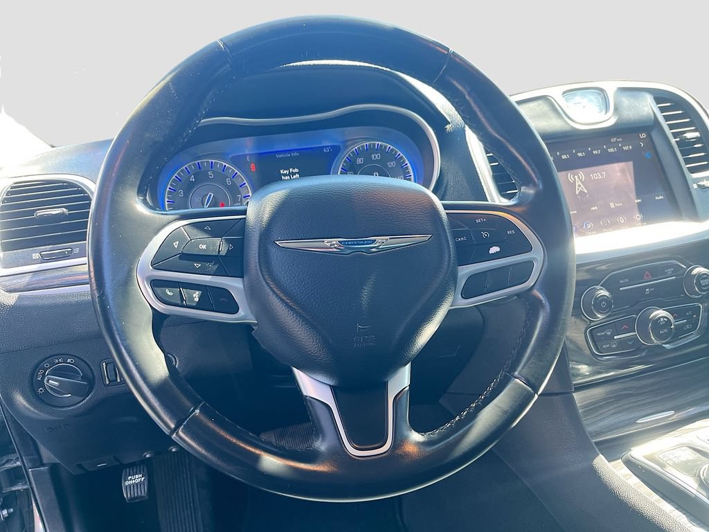 Used 2022 Chrysler 300 Touring w/ Sport Appearance Package RWD image 11