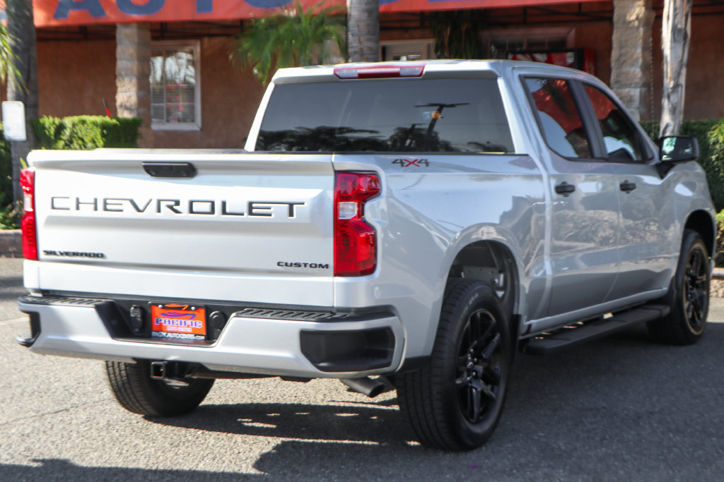 Used 2022 Chevrolet Silverado 1500 Custom w/ LPO, Dark Essentials Package AWD/4WD image 9