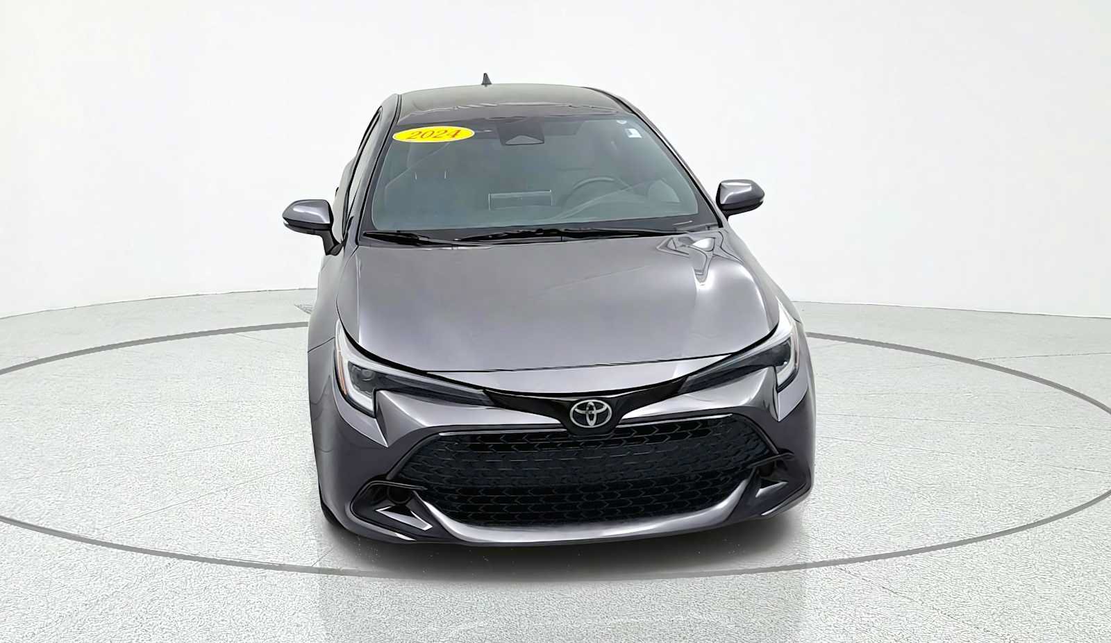 Used 2024 Toyota Corolla SE FWD image 3