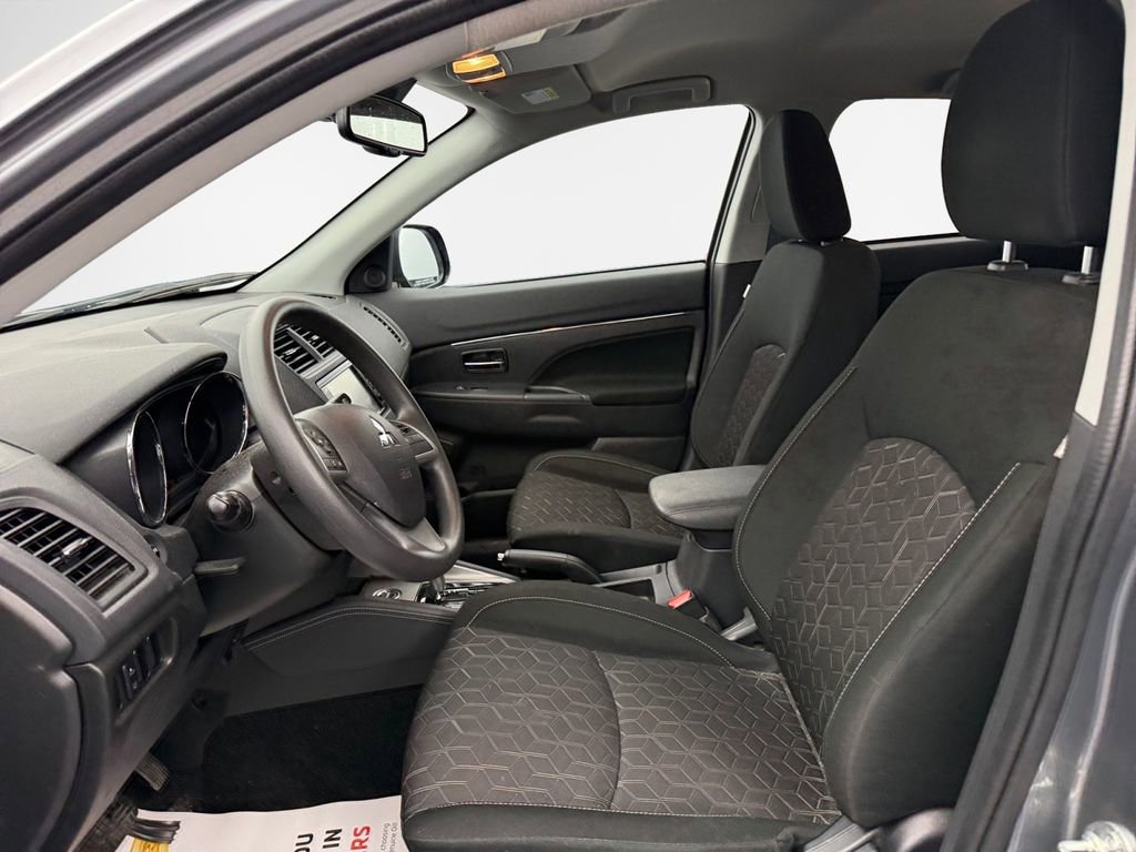 Used 2024 Mitsubishi Outlander Sport ES image 12