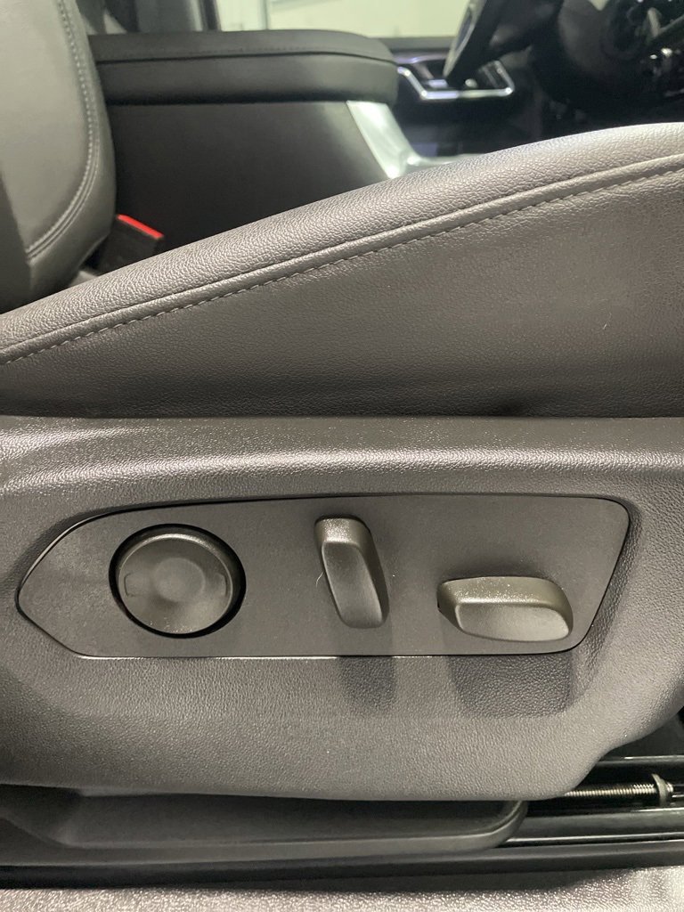 Used 2025 Chevrolet Silverado 2500 LTZ w/ LTZ Plus Package image 50