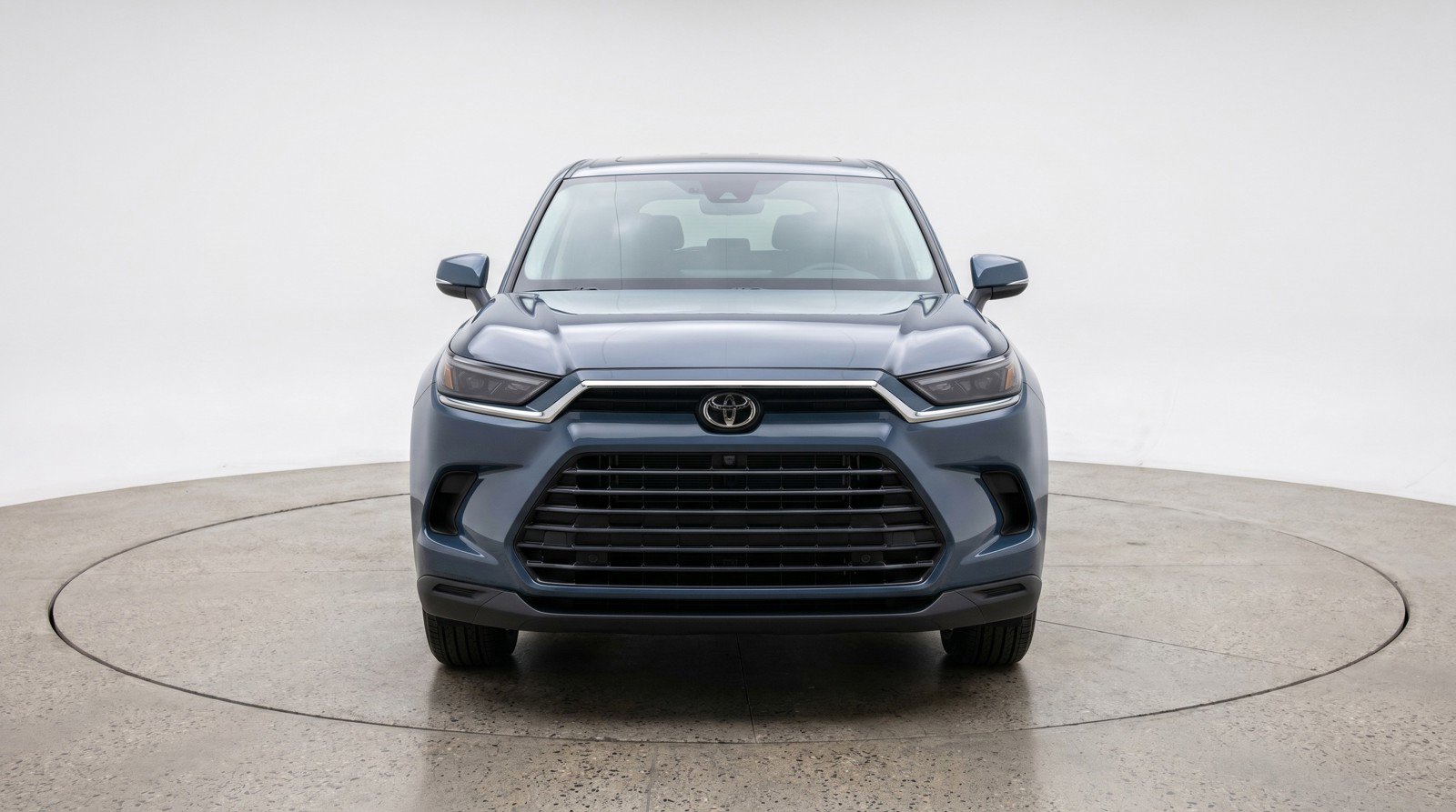 Used 2025 Toyota Grand Highlander FWD image 2