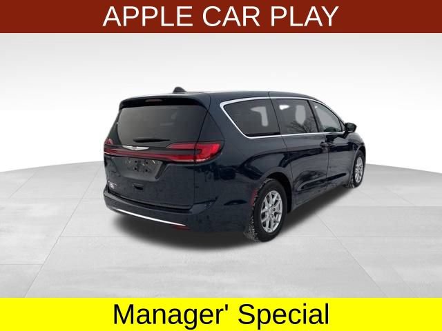 Used 2024 Chrysler Pacifica Touring image 7