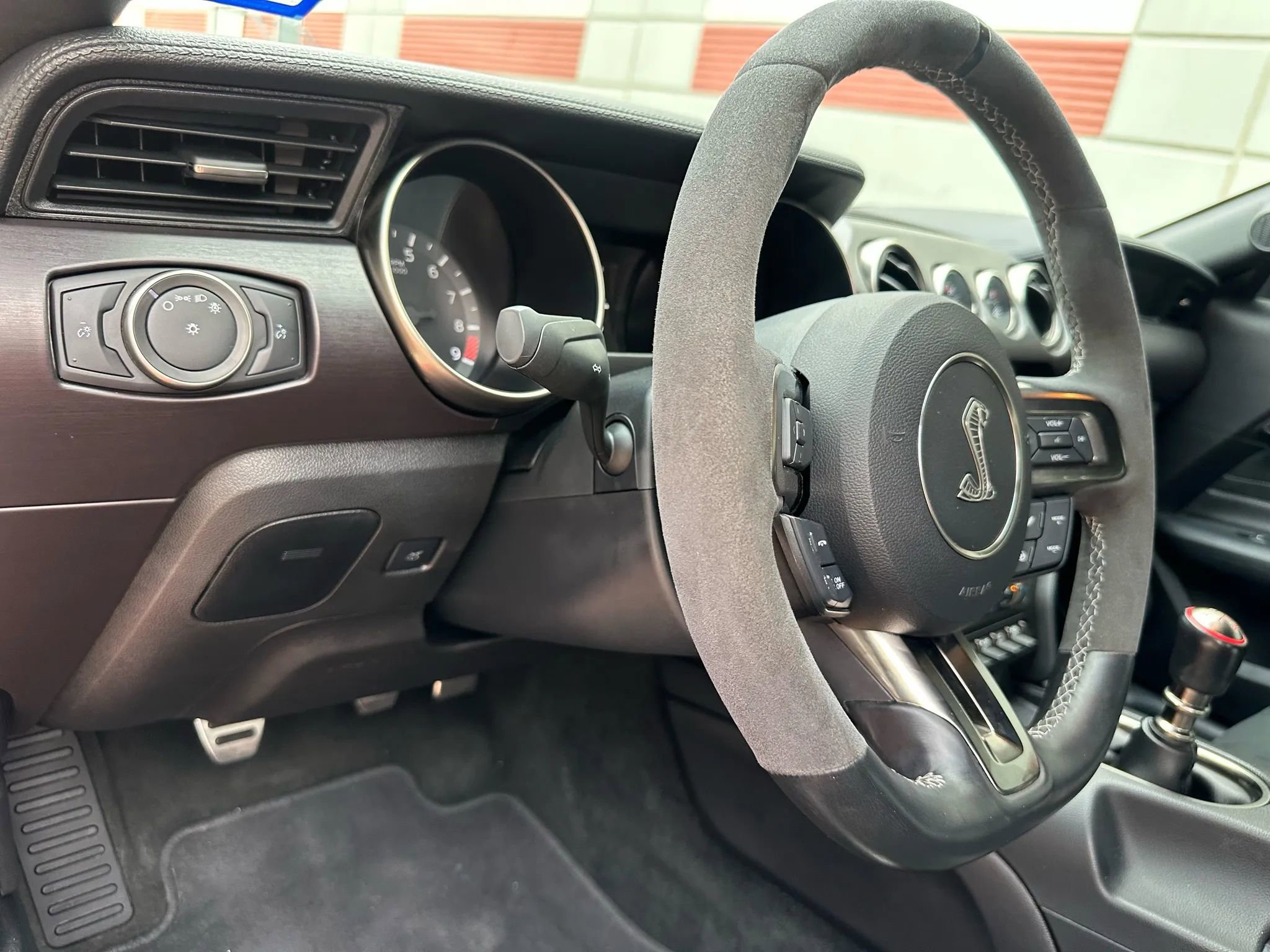 Used 2016 Ford Mustang Shelby GT350 w/ Technology Package image 29