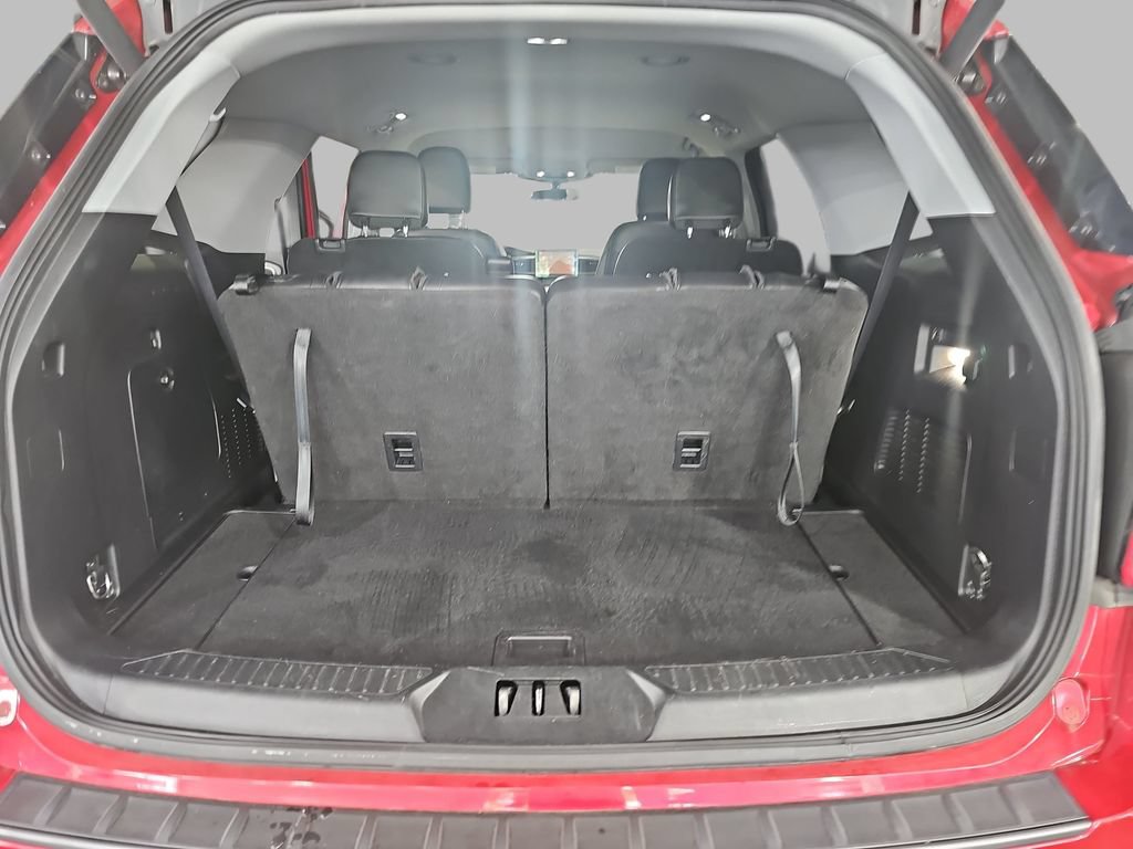 Used 2022 Ford Explorer XLT w/ Equipment Group 202A AWD/4WD image 17