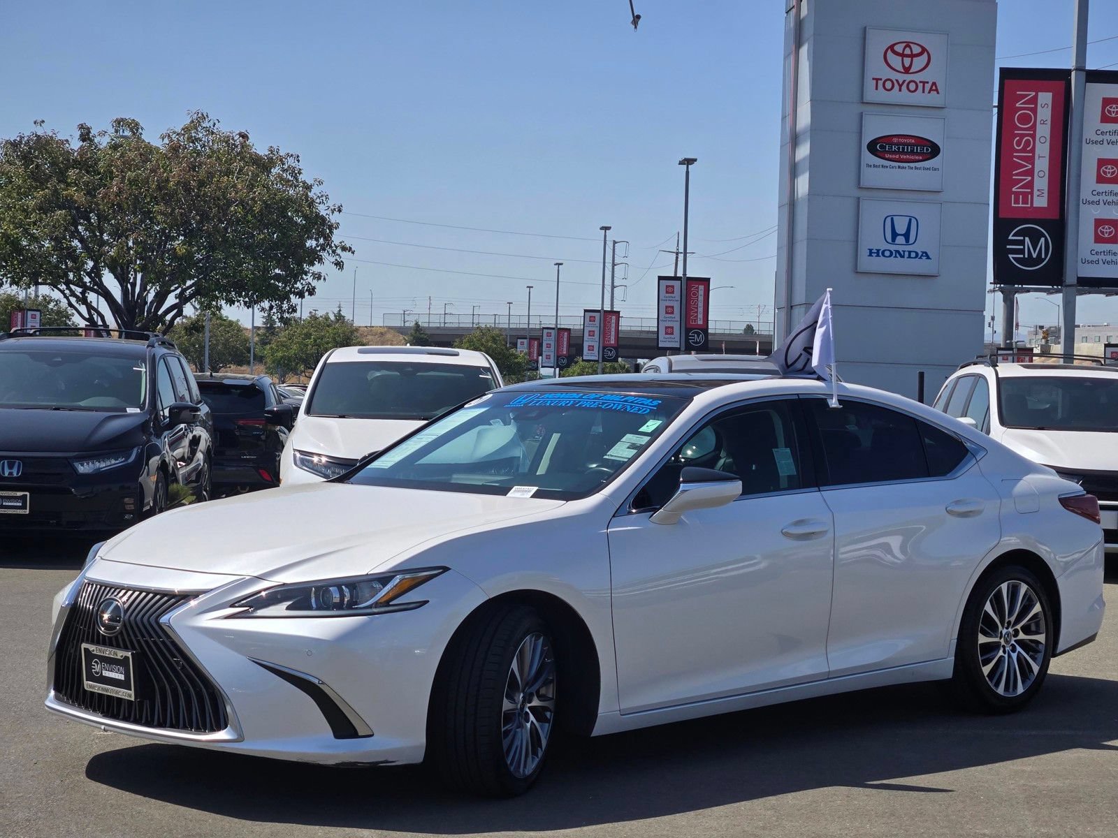 Used 2020 Lexus ES 350 w/ Premium Package FWD image 3