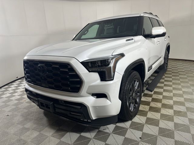 Used 2024 Toyota Sequoia Platinum AWD/4WD image 2