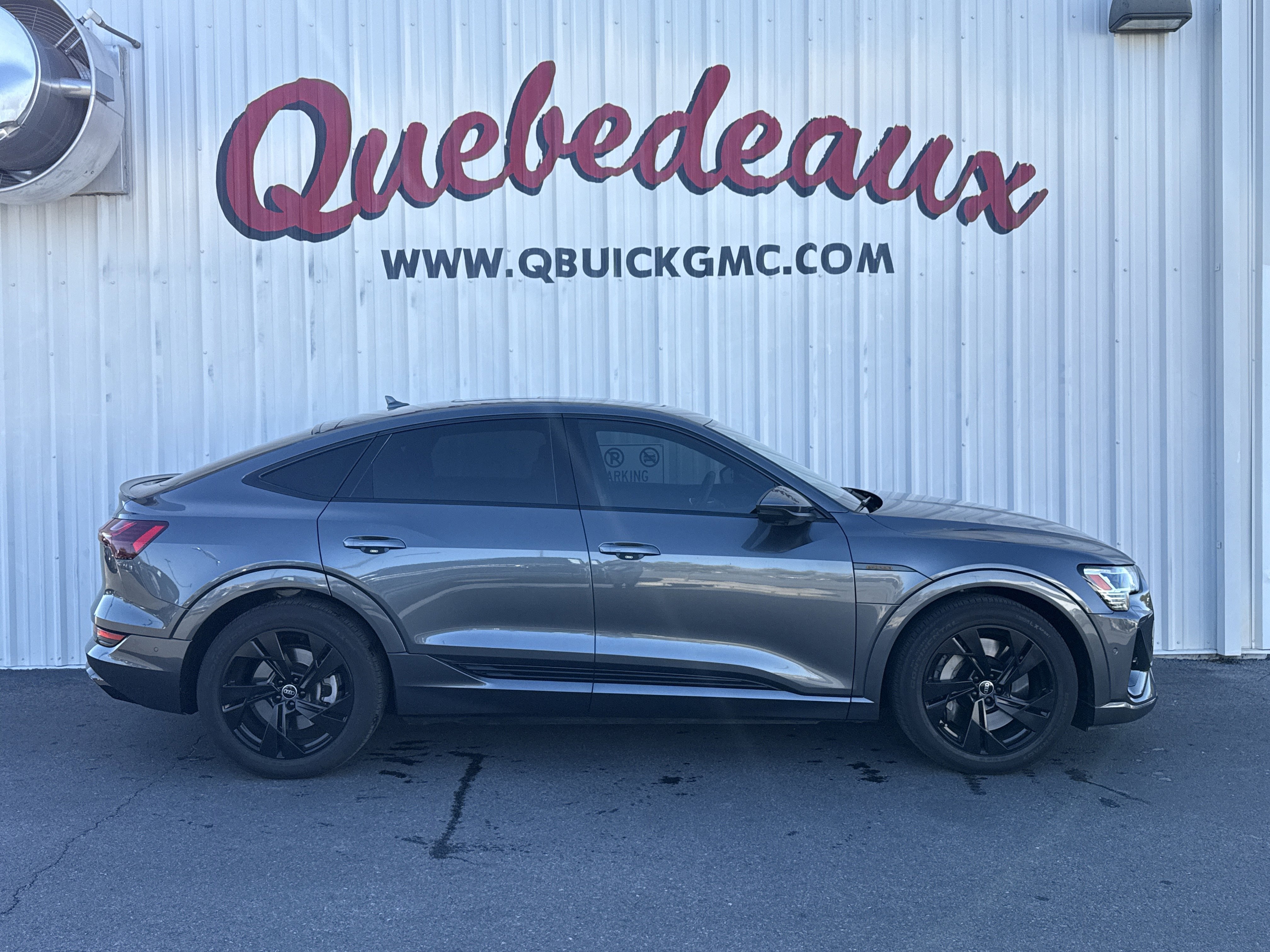 Used 2023 Audi e-tron Premium w/ Convenience Plus Package image 36