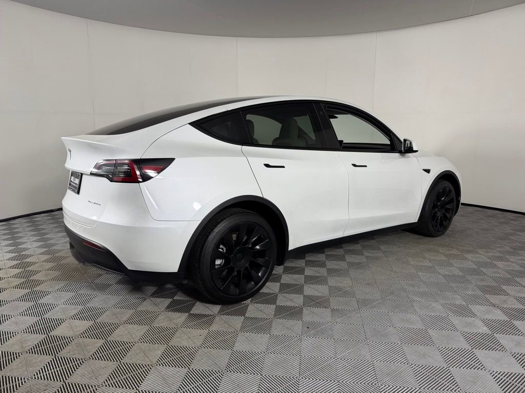 Used 2023 Tesla Model Y Long Range image 7