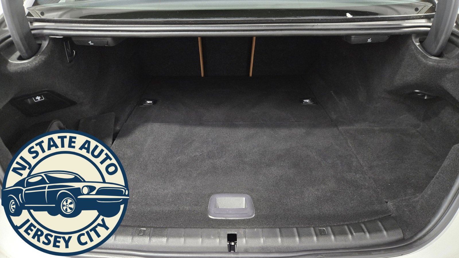 Used 2018 BMW 530e xDrive image 33