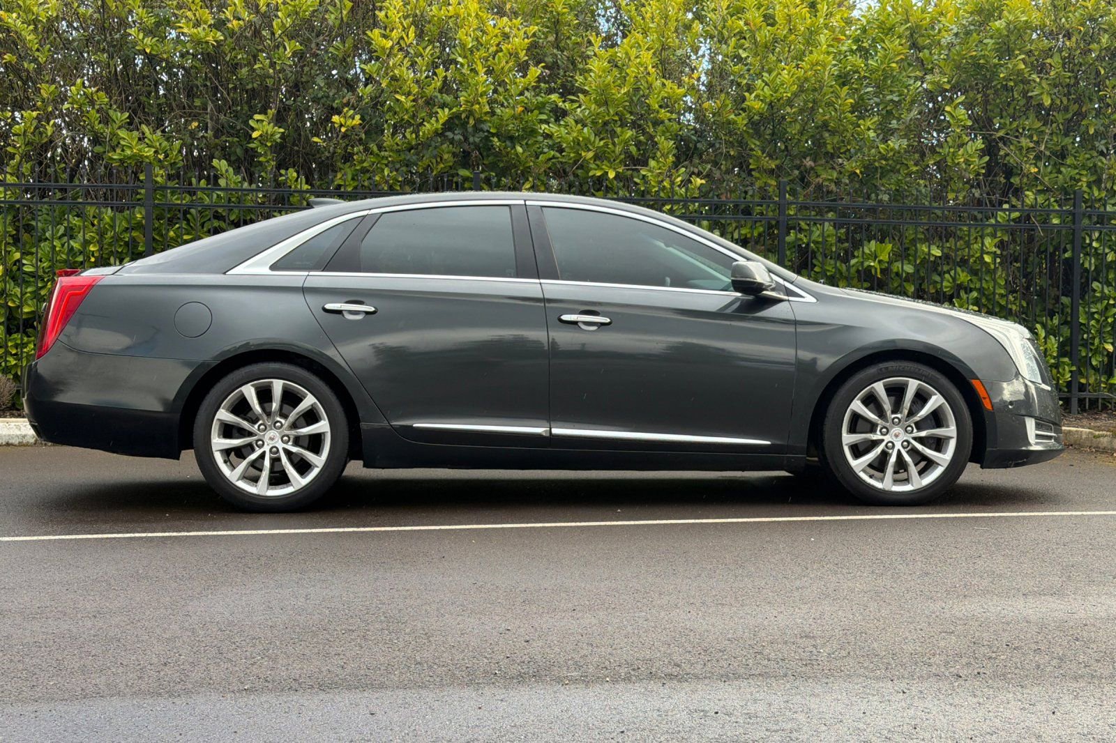 Used 2015 Cadillac XTS Luxury image 3