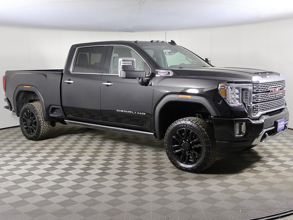 Used 2022 GMC Sierra 2500 Denali w/ Denali Black Diamond Edition image 2