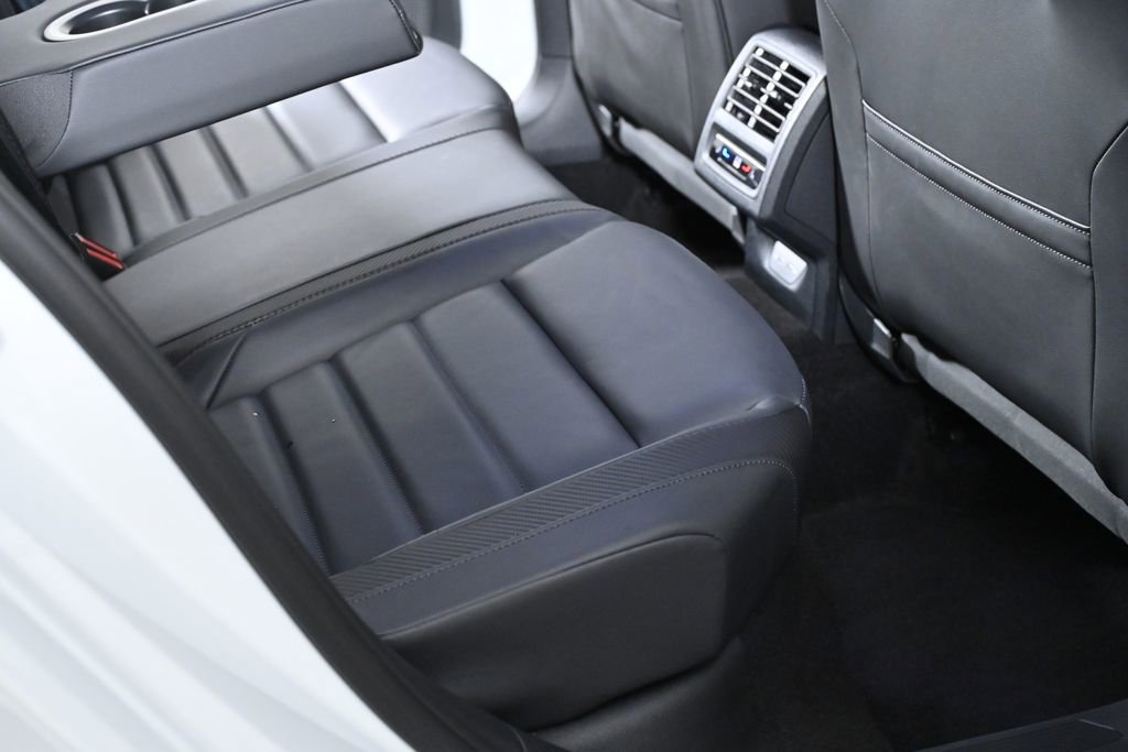 Used 2024 Volkswagen Golf R image 30