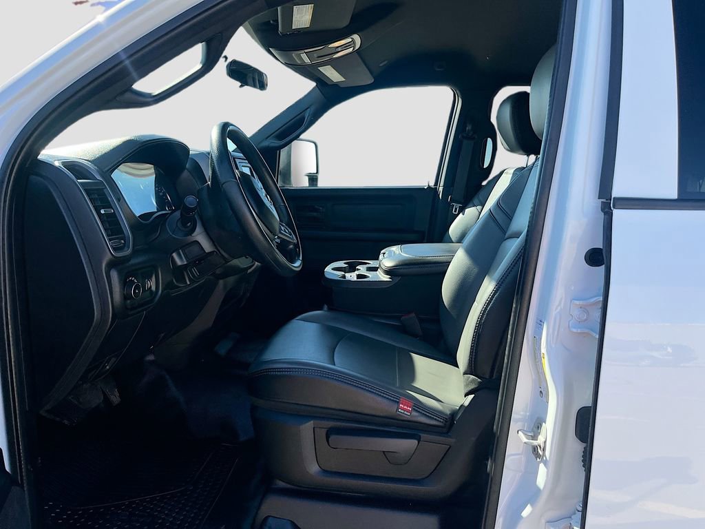 Used 2024 RAM 2500 Tradesman w/ Chrome Appearance Group image 21