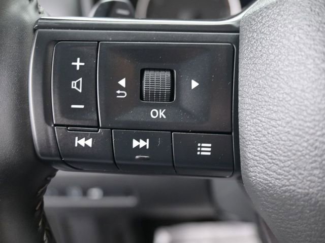 Used 2025 Nissan Rogue SV image 17