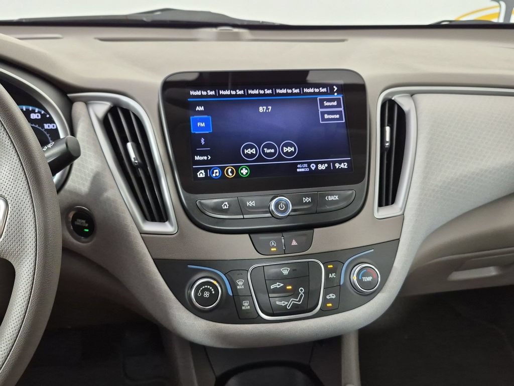 Certified 2025 Chevrolet Malibu LS FWD image 22