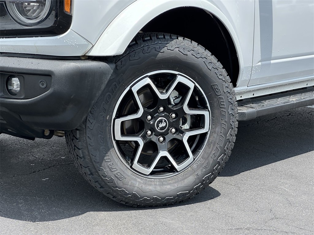 Used 2022 Ford Bronco Outer Banks image 2