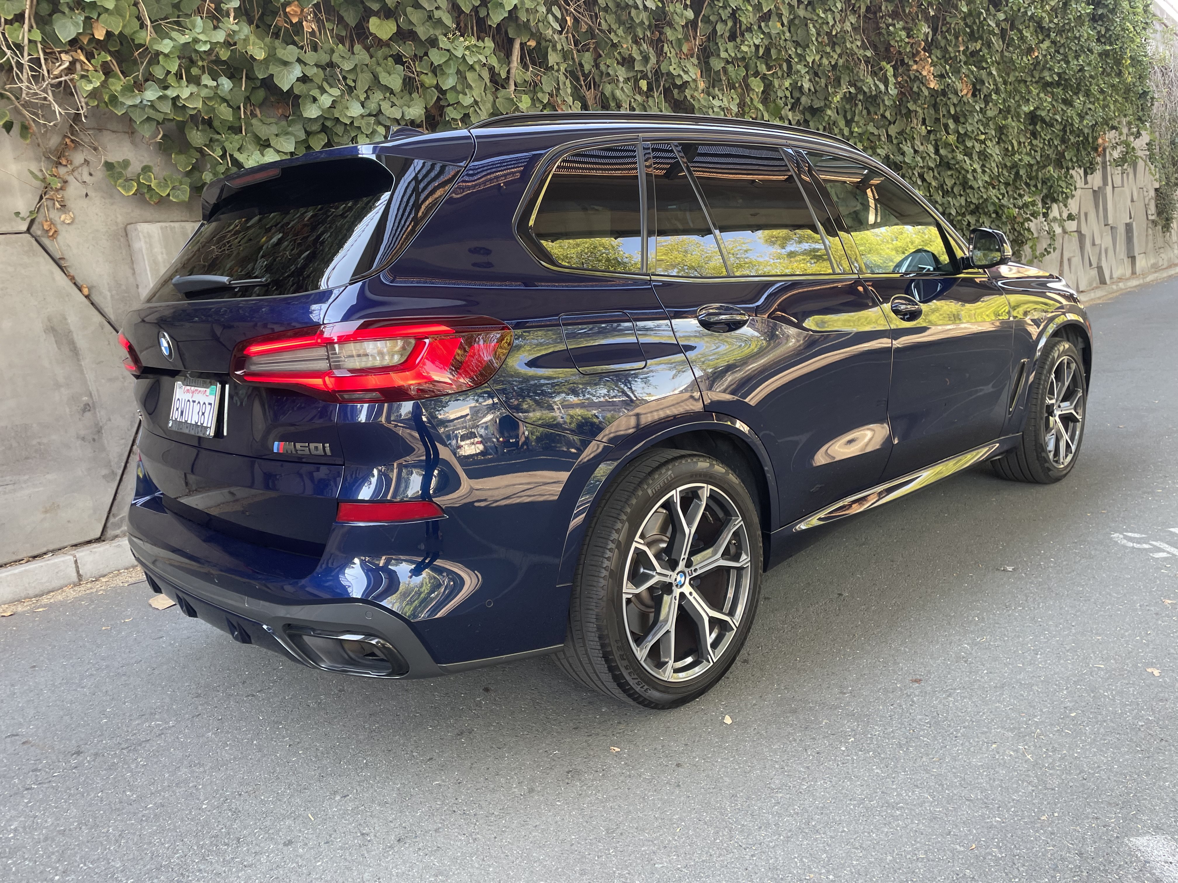 Used 2021 BMW X5 M50i w/ Executive Package AWD/4WD image 7