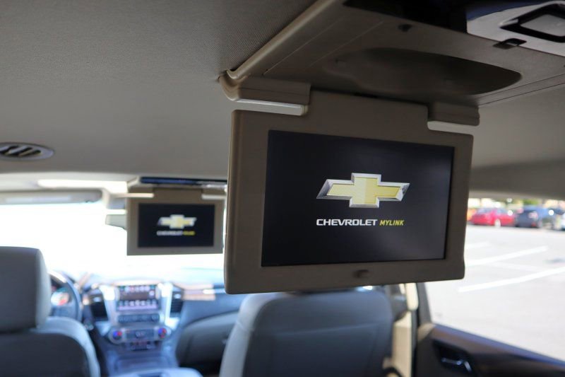 Used 2018 Chevrolet Suburban Premier image 14