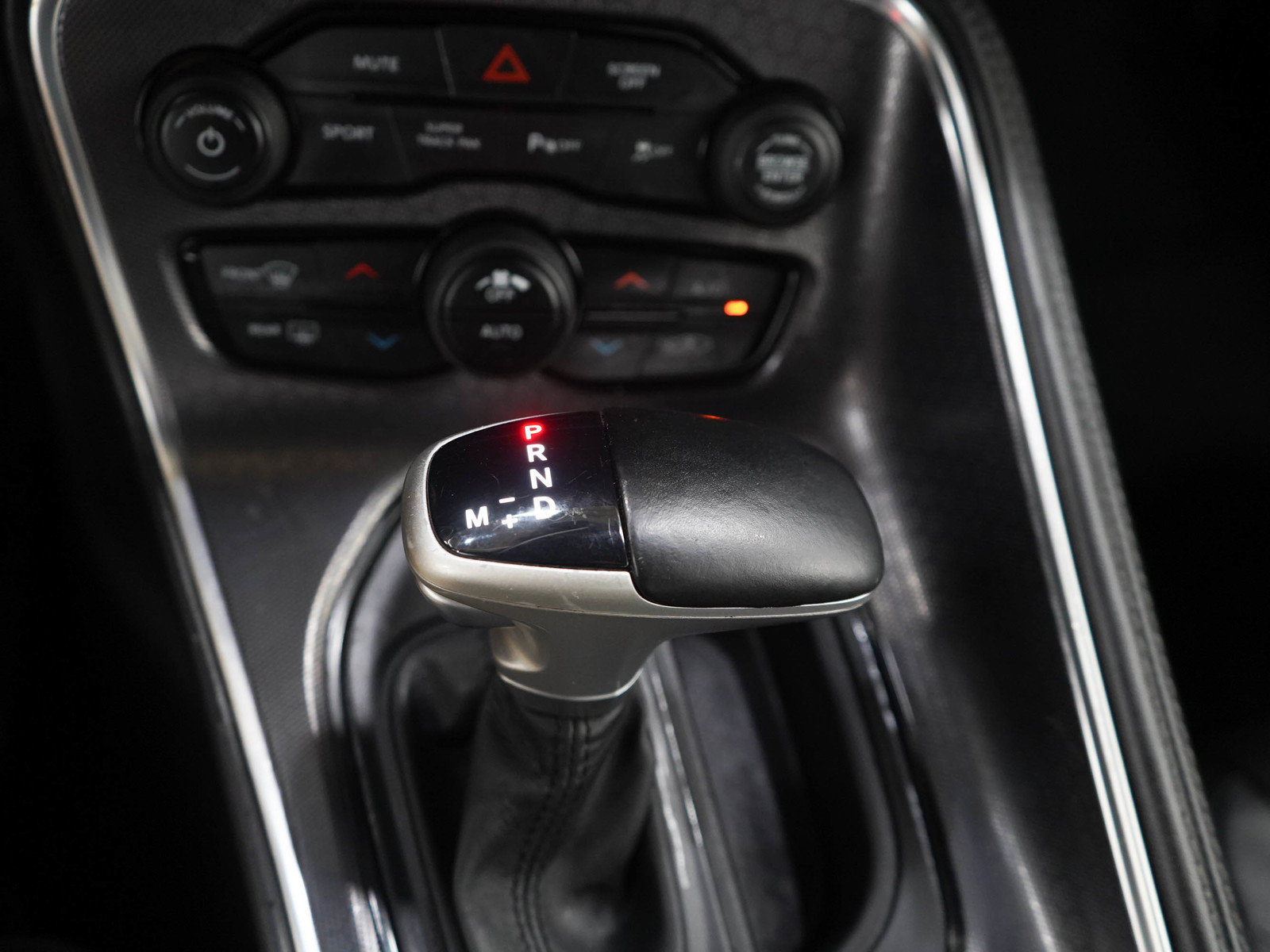 Used 2018 Dodge Challenger GT w/ Driver Convenience Group AWD/4WD image 19