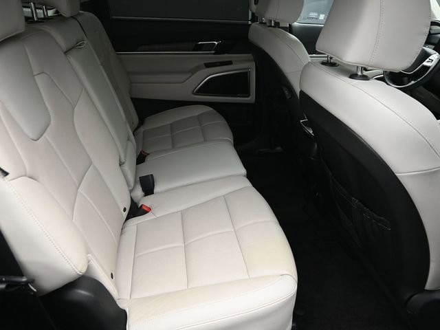 Used 2023 Kia Telluride EX image 36