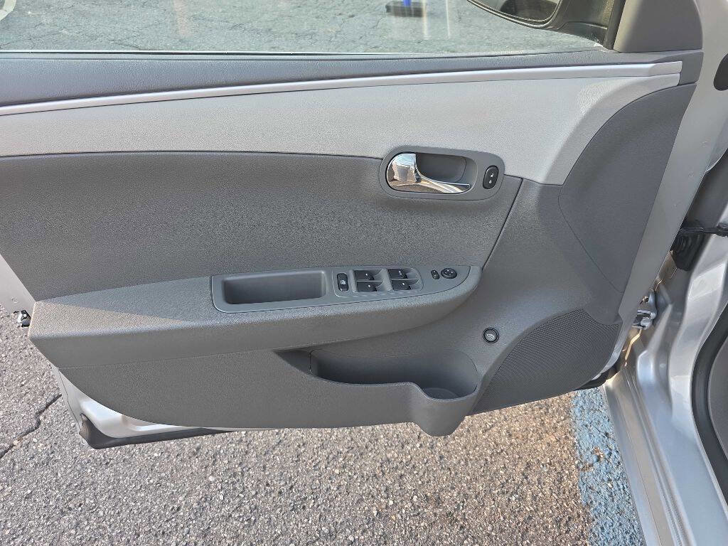 Used 2011 Chevrolet Malibu LS image 11