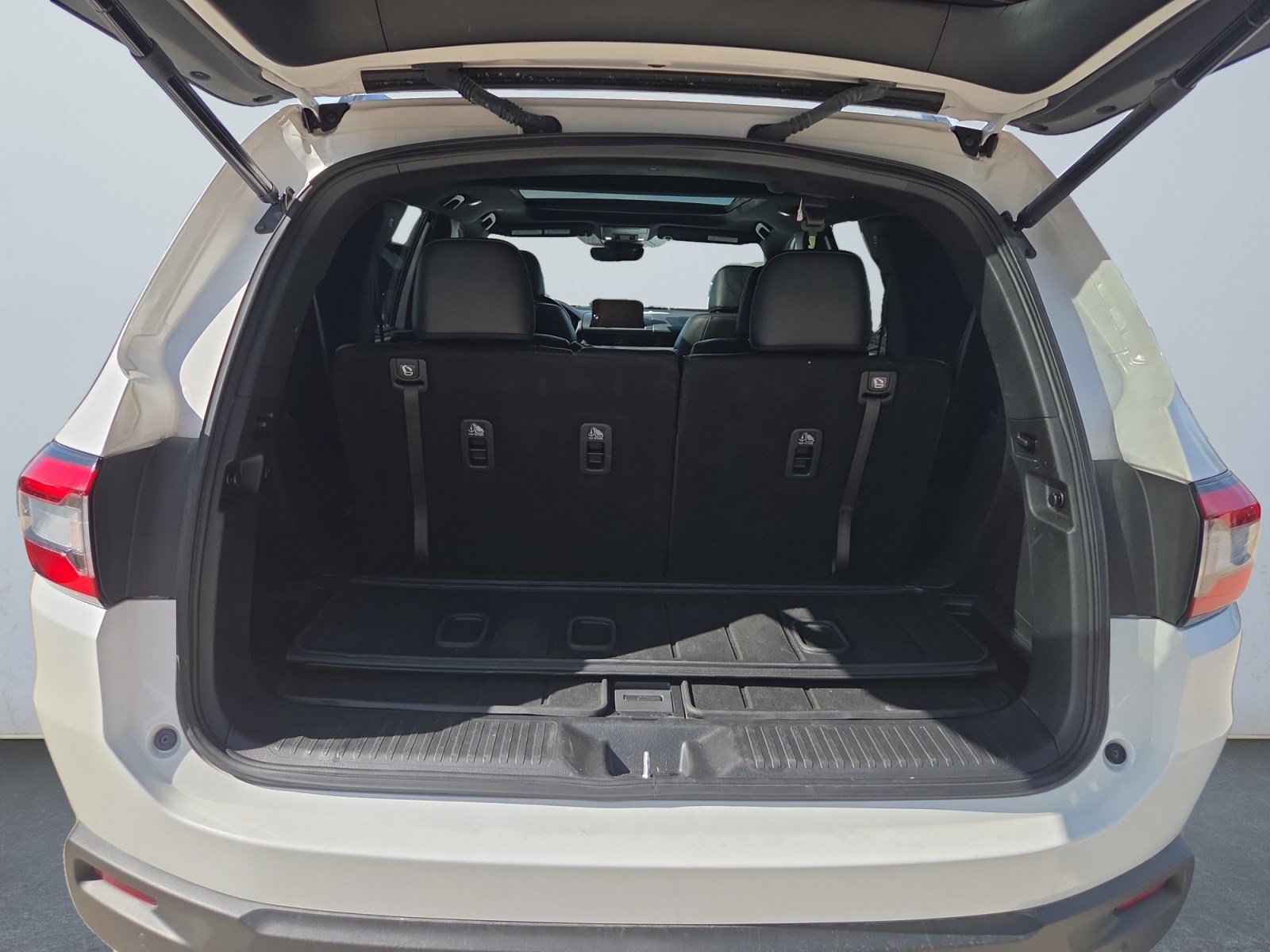 Used 2025 Honda Pilot TrailSport image 16