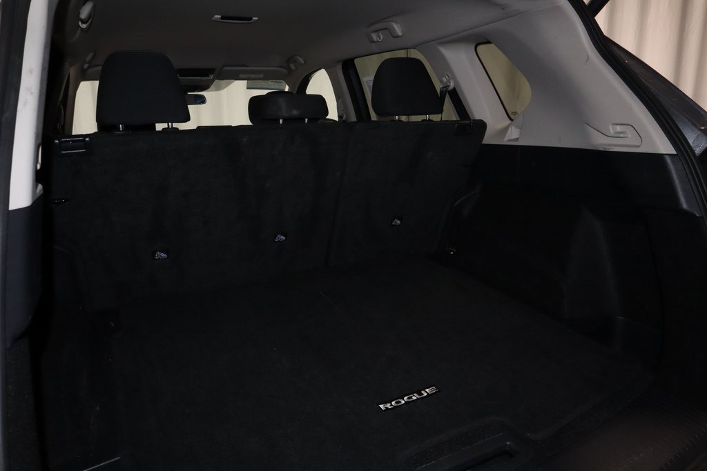 Certified 2025 Nissan Rogue SV image 14