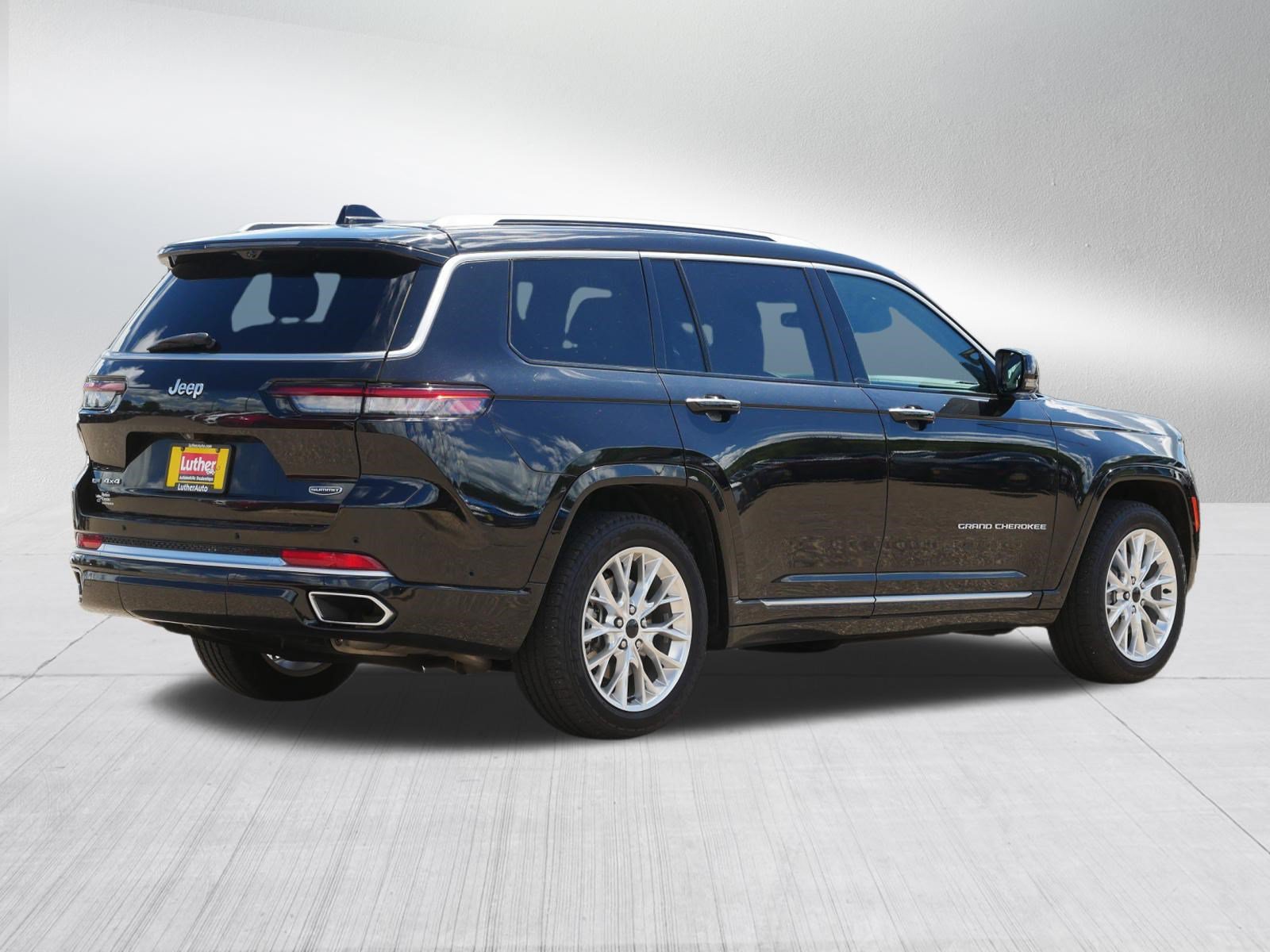 Used 2021 Jeep Grand Cherokee L Summit w/ Advanced Protech Group IV AWD/4WD image 7