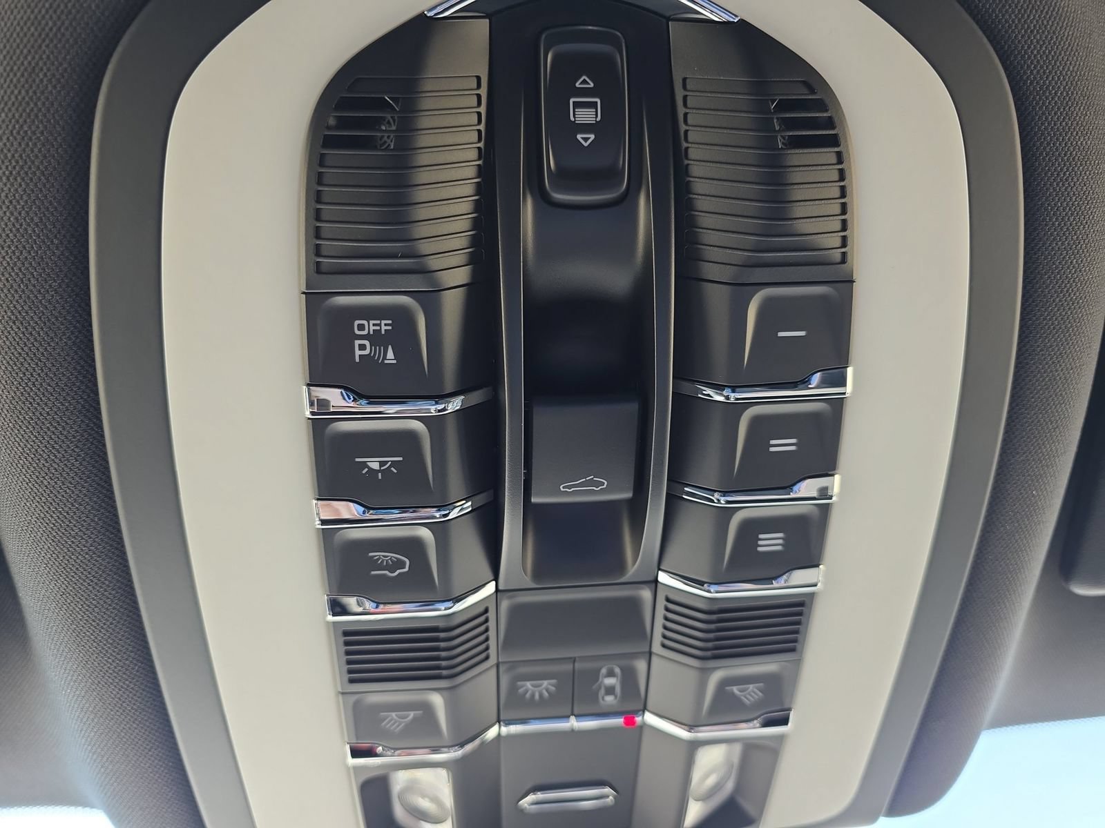 New 2026 Porsche Macan AWD/4WD image 23