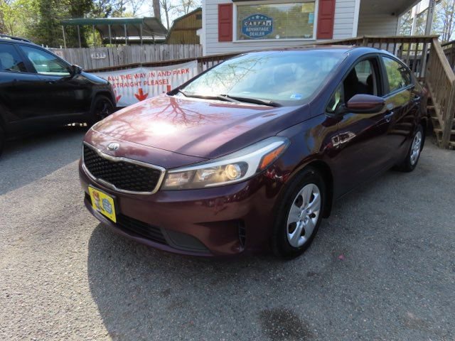 Used 2017 Kia Forte LX image 2