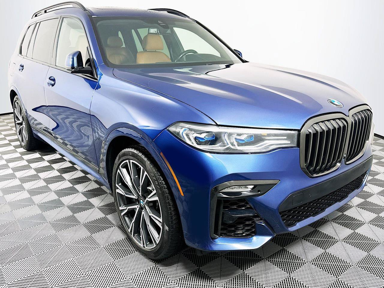 Used 2021 BMW X7 M50i w/ Executive Package AWD/4WD image 30
