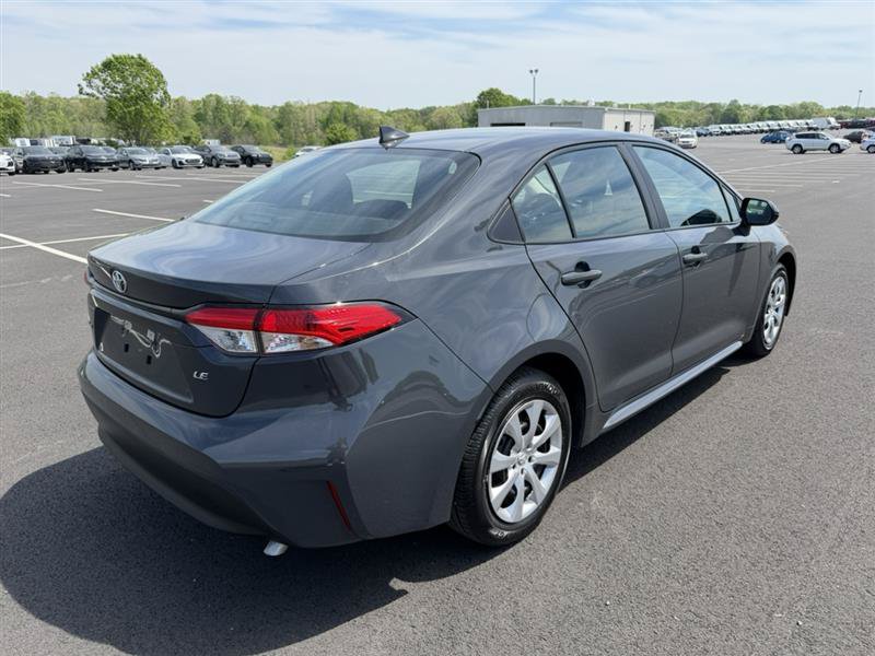 Used 2026 Toyota Corolla LE FWD image 5