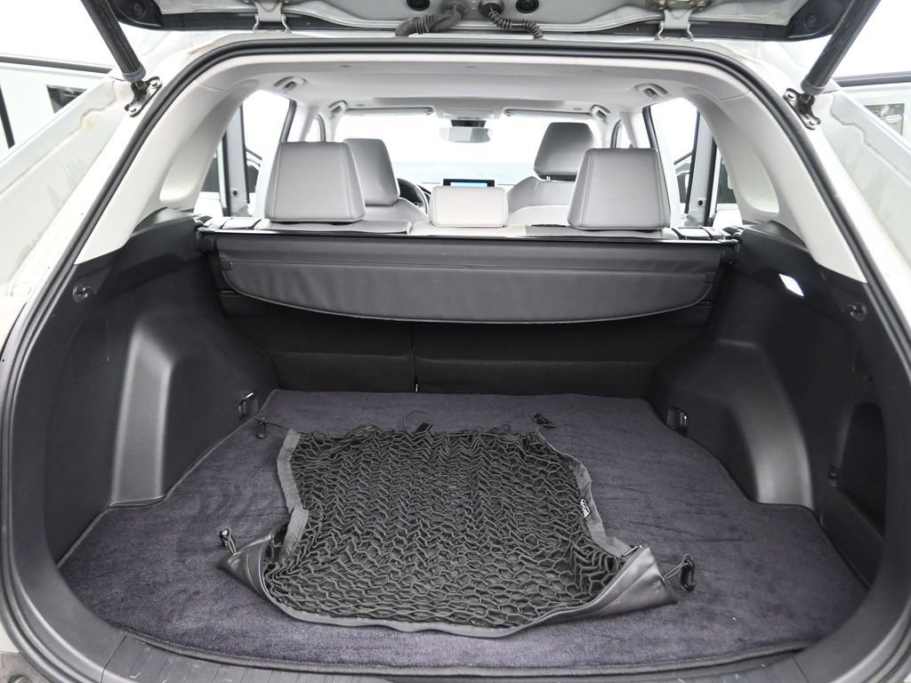 Used 2023 Toyota RAV4 XLE Premium image 14