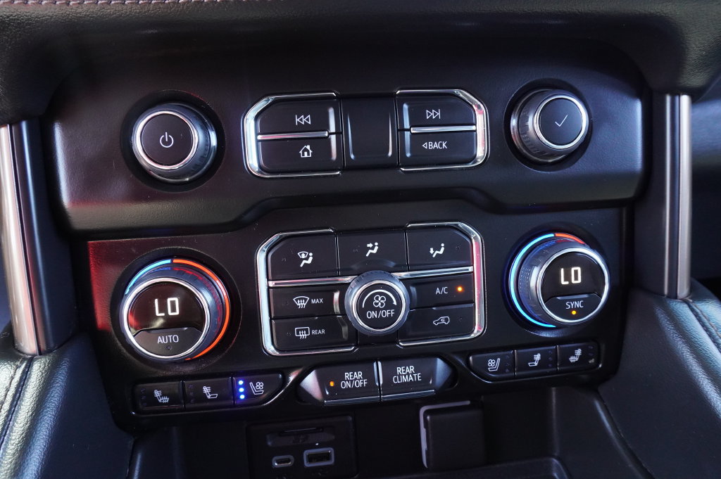 Used 2021 Chevrolet Suburban High Country AWD/4WD image 23