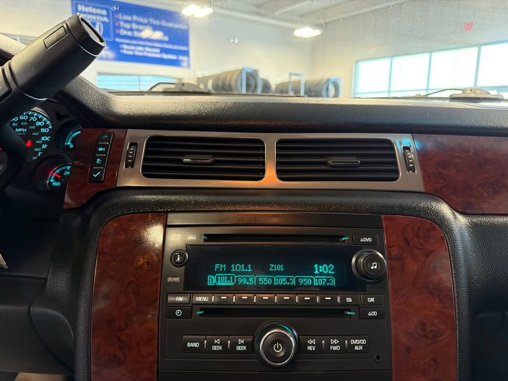 Used 2013 Chevrolet Suburban LT w/ Luxury Package AWD/4WD image 13