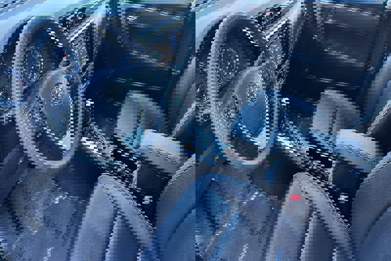 Used 2017 Toyota Corolla XLE image 11