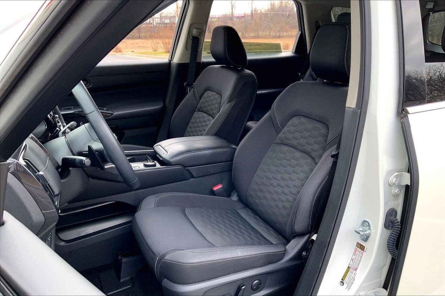 Used 2024 Nissan Pathfinder SV w/ Black Appearance Package image 20